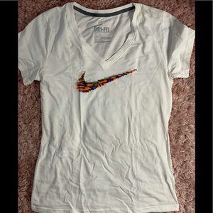 NIKE Women's Short-Sleeve Slim Dri-FIT